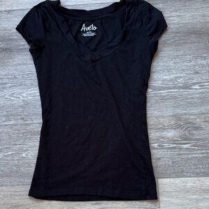 Aveto Women's Fitted Black Short Sleeve Top